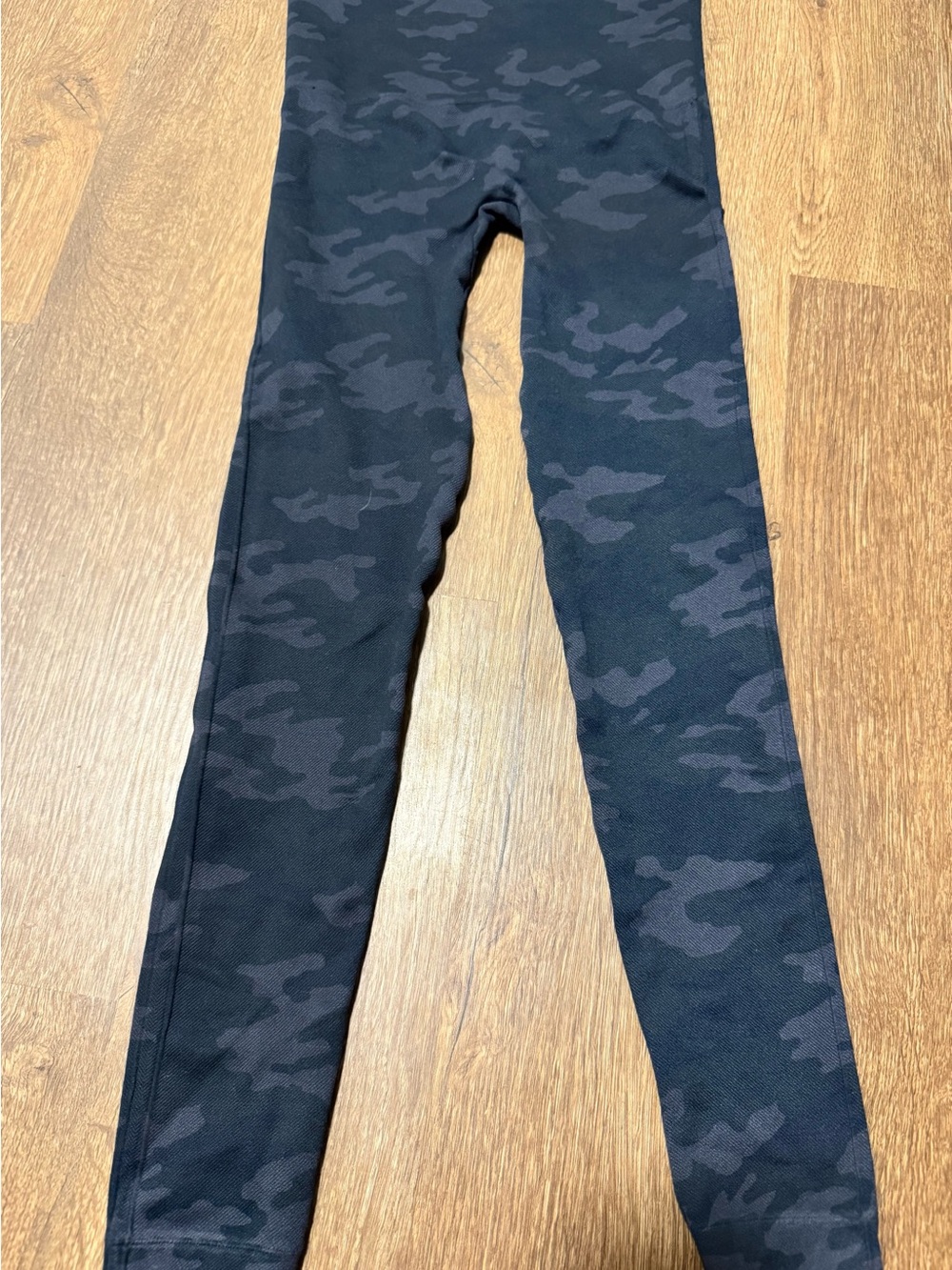 Spanx Look at Me Now Black Camouflage Leggings Women’s Size Small